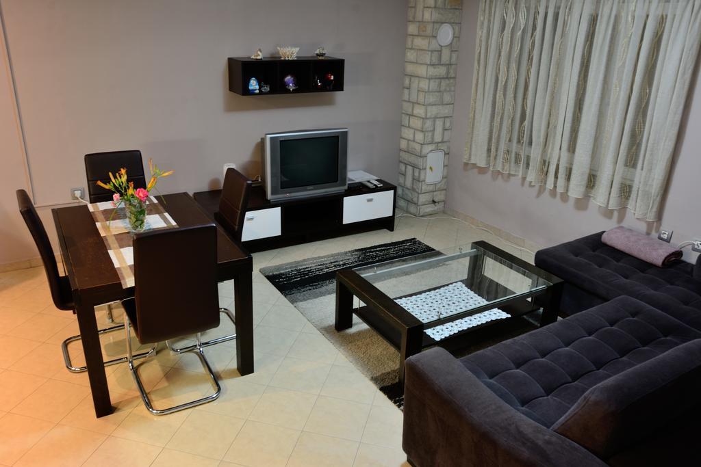Nino Apartment Sukosan